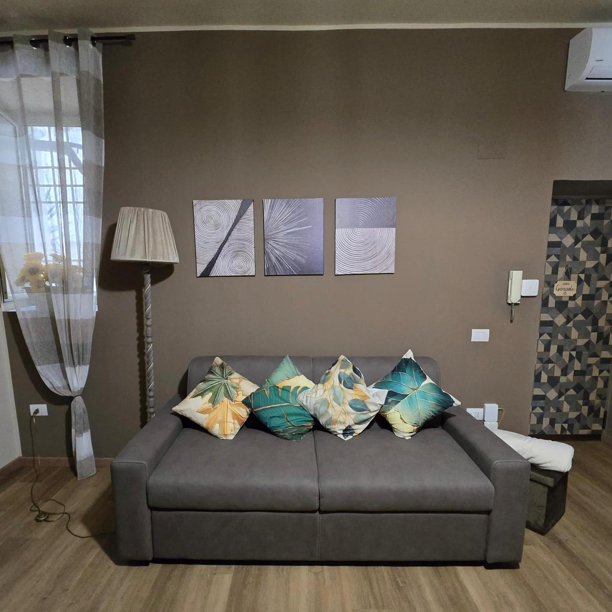 Casa Vacanze Oikia - Room Girasole Naples Luaran gambar